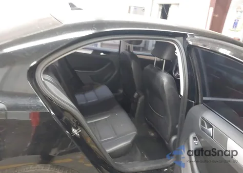 2014 Volkswagen Jetta 1.8T Se from USA, damaged, VIN 3VWD17AJ7EM328144